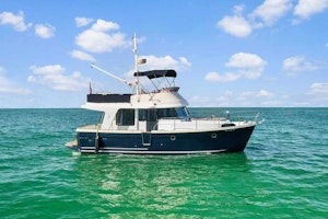 Beneteau Swift Trawler 34 Yacht For Sale