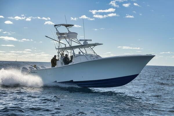 2021 Front Runner 39 Center Console 39' Yacht For Sale | BLUEFIN 