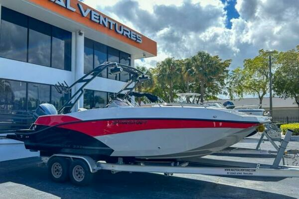 2024 Starcraft SVX 231 OB DH 22' Yacht For Sale | Seattle Yachts