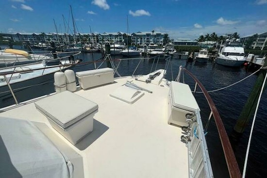 Hatteras 48 Motoryacht Yacht For Sale