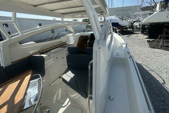 Nimbus W9 Yacht For Sale