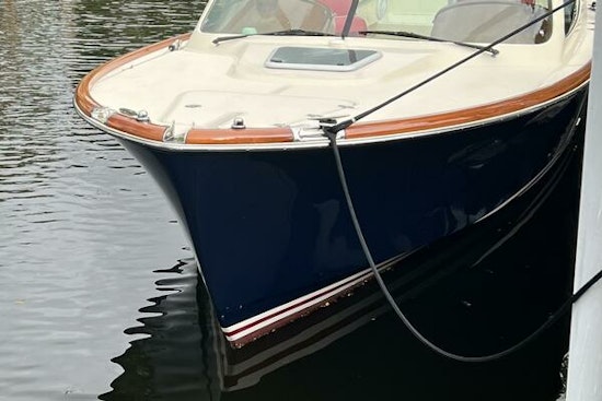 Hinckley Talaria 29R Yacht For Sale
