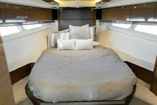 Cruisers Yachts 45 Cantius Yacht For Sale
