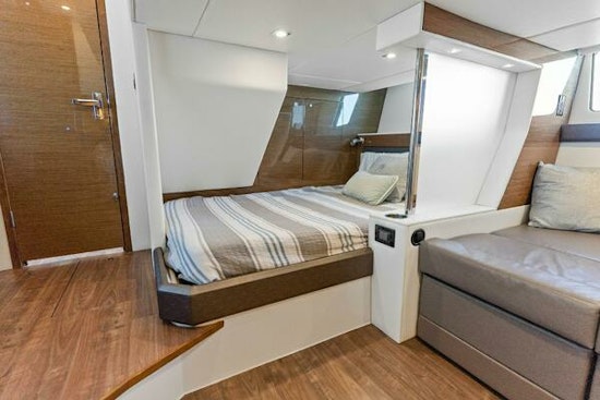 Cruisers Yachts 45 Cantius Yacht For Sale