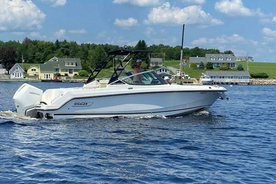 Boston Whaler 240 Vantage Yacht For Sale