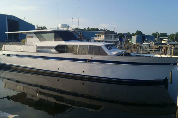 1965 Chris-Craft 56' Yacht For Sale | Seattle Yachts