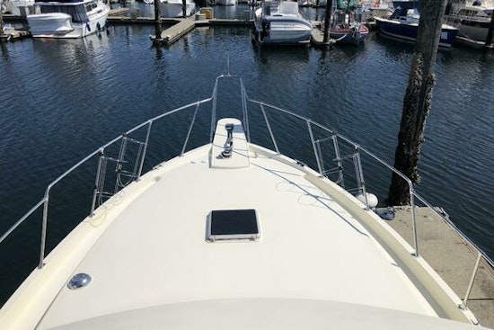 Tollycraft 44 CPMY Yacht For Sale