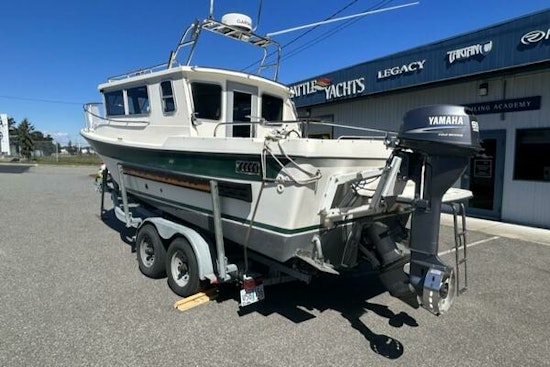 Sea Sport Explorer 2400 Yacht For Sale