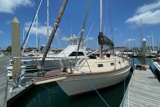 Island Packet  Yacht For Sale