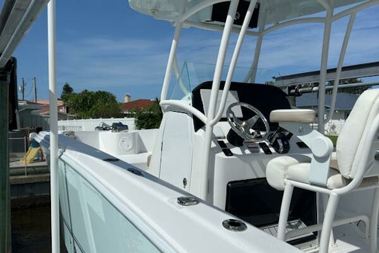 Twin Vee 240 GFX CC Yacht For Sale