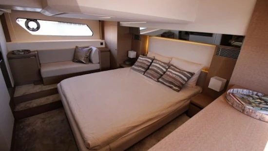 Prestige 460 Yacht For Sale