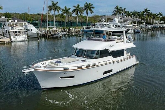 Summit  Yacht For Sale
