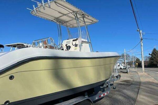 Cobia 237 CC Yacht For Sale