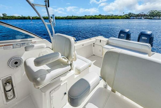 Pursuit 2570 Offshore Yacht For Sale