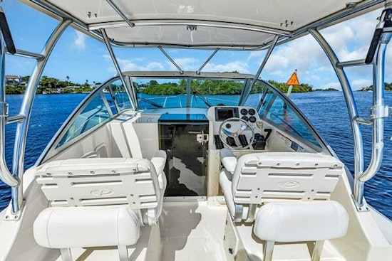 Pursuit 2570 Offshore Yacht For Sale