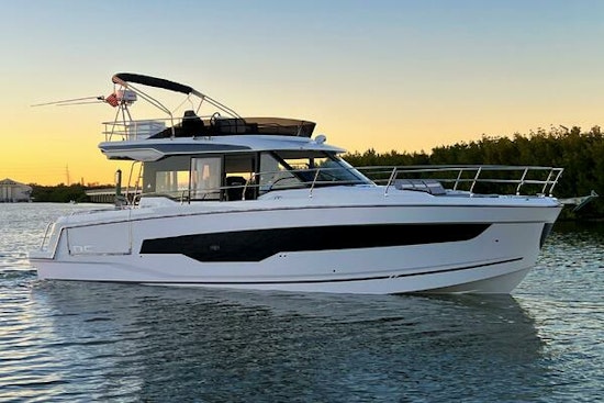 Jeanneau 1295 Fly Yacht For Sale