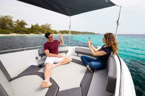 Jeanneau 7.5cc Yacht For Sale