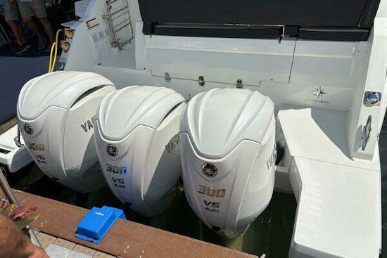 Jeanneau 12.5 Walk Yacht For Sale