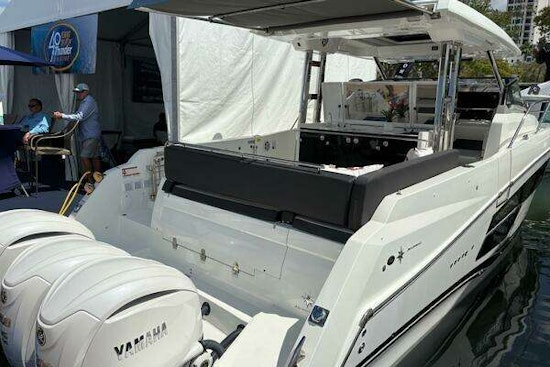 Jeanneau 12.5 Walk Yacht For Sale