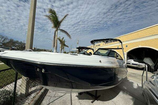 Monterey M-65 Yacht For Sale