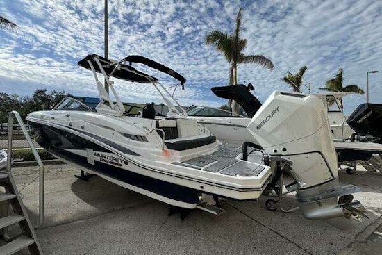 Monterey M-65 Yacht For Sale