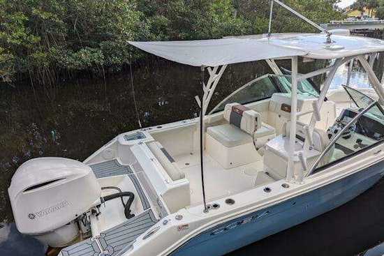 Cobia 240 DC Yacht For Sale