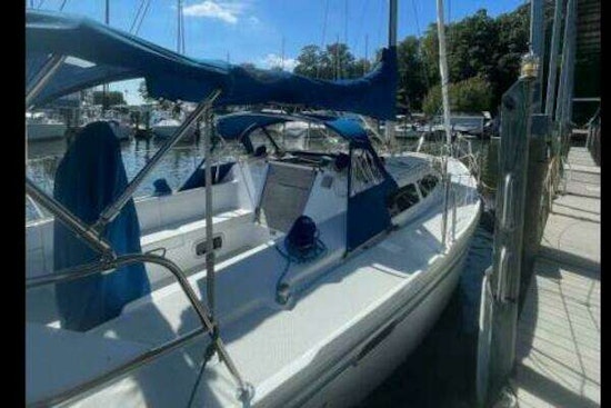 Catalina 320 Yacht For Sale