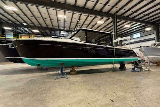 MJM 3 Yacht For Sale