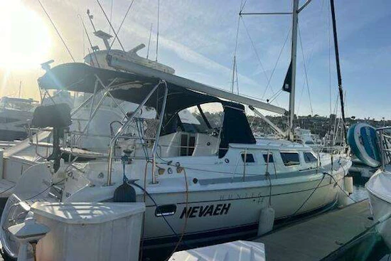 Hunter Decksalon 44 Yacht For Sale