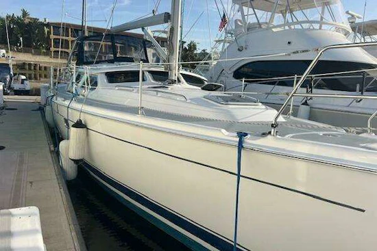 Hunter Decksalon 44 Yacht For Sale