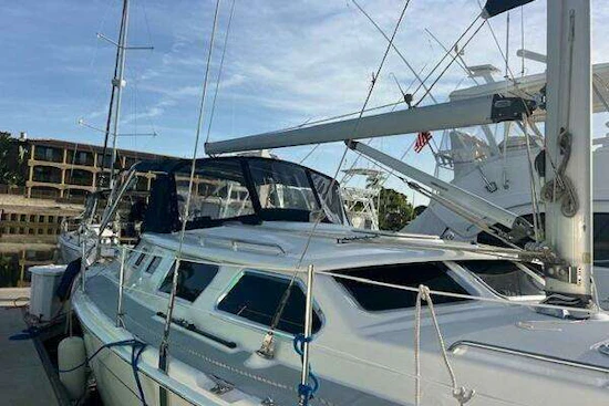 Hunter Decksalon 44 Yacht For Sale