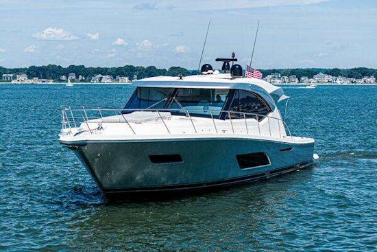 Riviera 575 SUV Yacht For Sale
