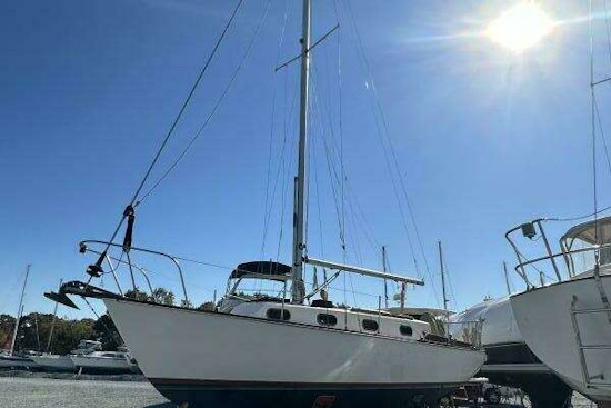 Cape Dory CD 28 Yacht For Sale