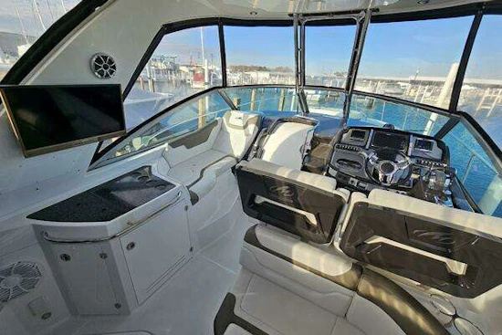 Monterey 355 Sport Yacht Yacht For Sale