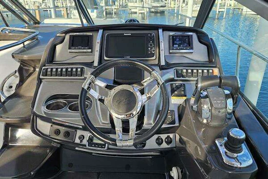 Monterey 355 Sport Yacht Yacht For Sale