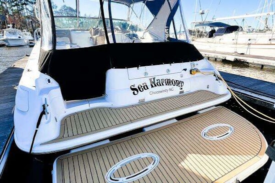 Larson 370 Cabrio Yacht For Sale