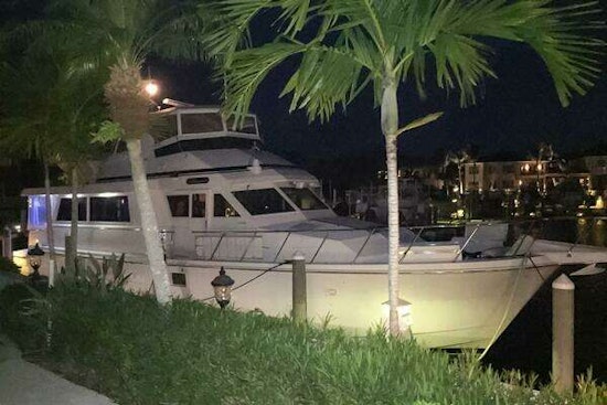 Hatteras 62 Cockpit Motor Yacht Yacht For Sale