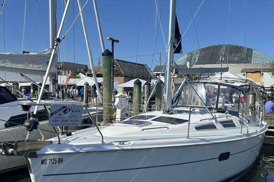Hunter 356 Yacht For Sale