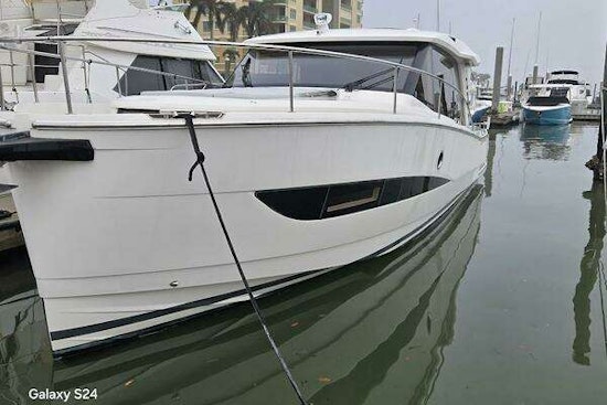 Greenline 39 Hybrid Yacht For Sale