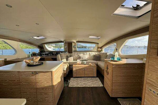 Xquisite Yachts X5 Yacht For Sale