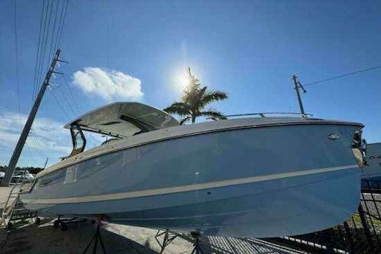 Monterey 30 ELITE Yacht For Sale