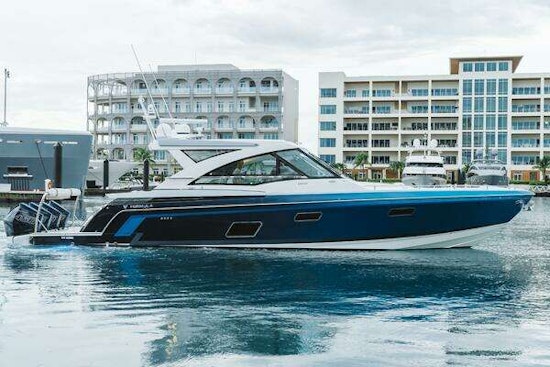 Formula 430 Super Sport Crossover Yacht For Sale