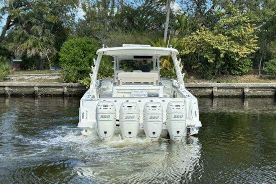 Boston Whaler 420 Outrage Yacht For Sale