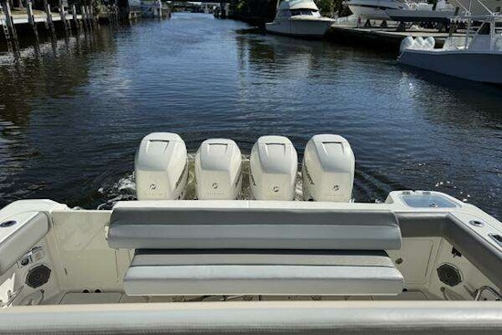 Boston Whaler 420 Outrage Yacht For Sale