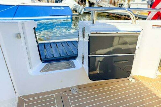 MJM 3 Yacht For Sale