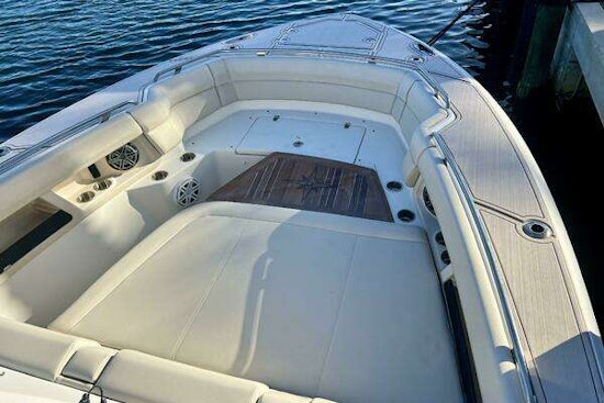 Boston Whaler  Yacht For Sale