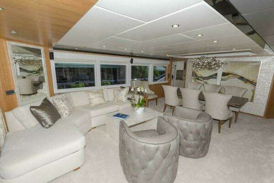 Johnson Flybridge w/Hydraulic Platform Yacht For Sale