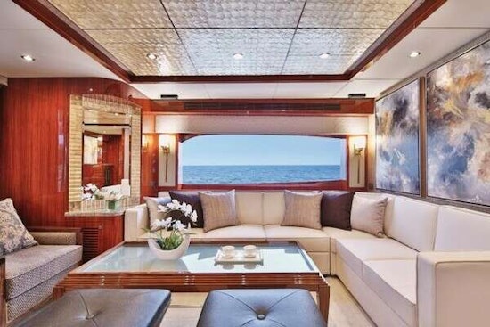 Johnson Flybridge w/Hydraulic Platform Yacht For Sale
