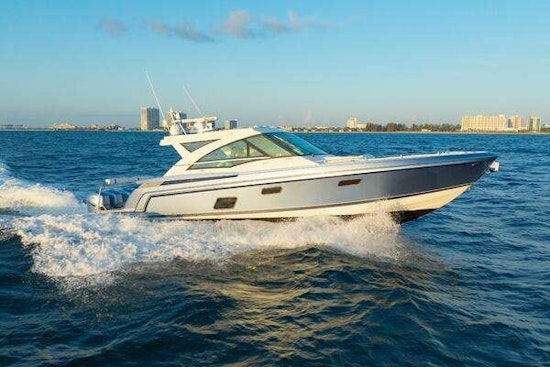 Formula 430 Supersport Crossover Yacht For Sale