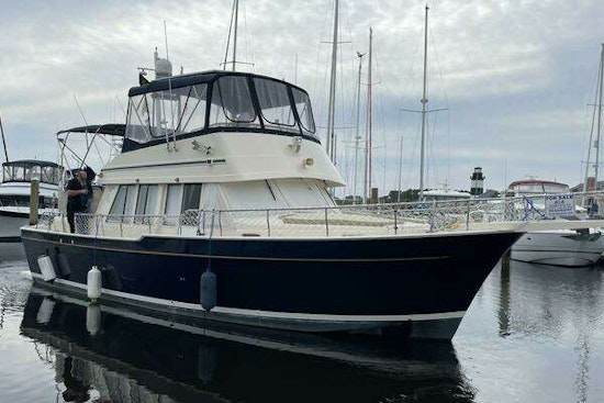 Mainship 430 Aft Cabin 3SR Trawler Yacht For Sale